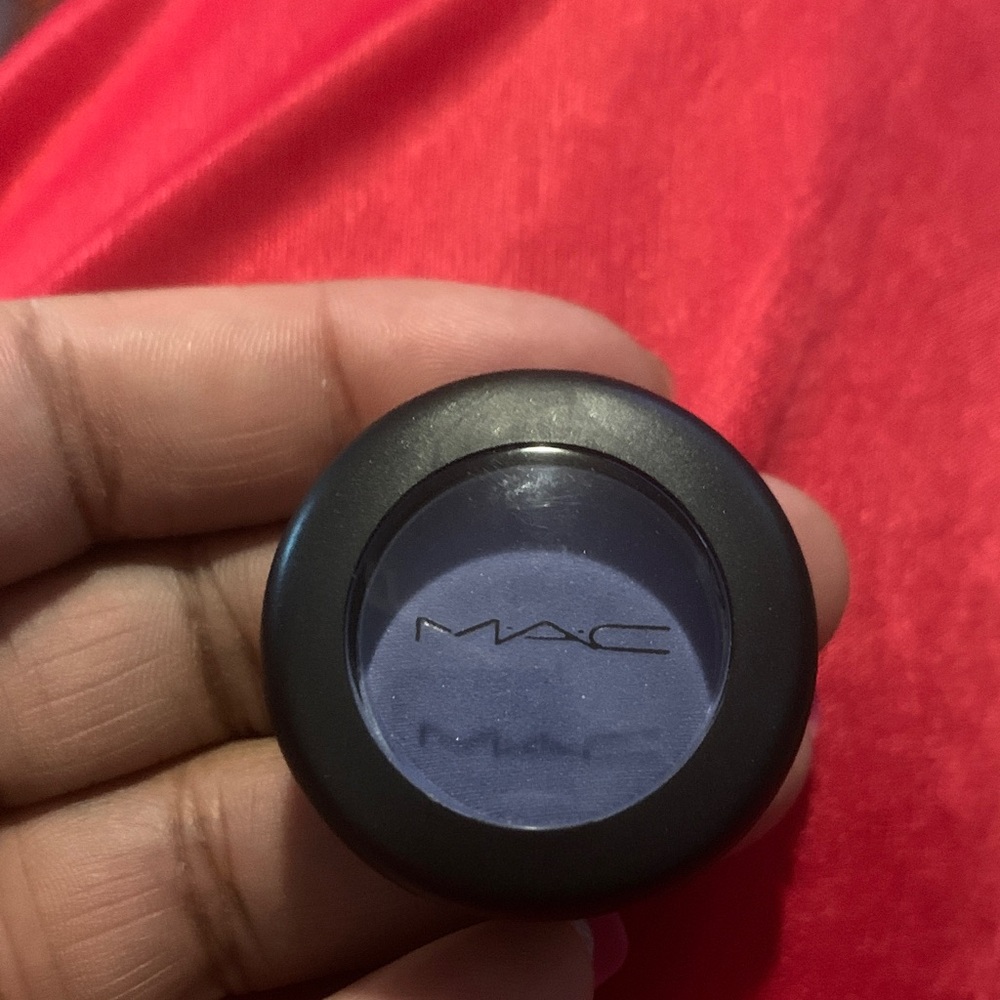 Rare MAC Cosmetics Vibrant Blue/Purple Eyeshadow